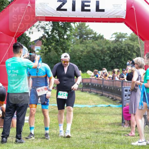 21.06.2026 - 29. Vierlanden-Triathlon Andreas Tolksdorf http://msf.ph/oto/9921263 21.06.2026 13:28:08 Ziel 724, 1020 meine-sportfotos.de