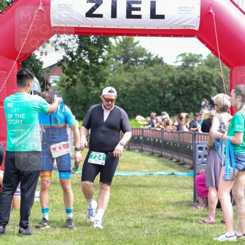 21.06.2026 - 29. Vierlanden-Triathlon Andreas Tolksdorf http://msf.ph/oto/9921269 21.06.2026 13:28:08 Ziel 724, 1020 meine-sportfotos.de