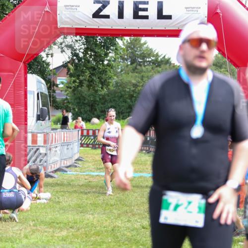 21.06.2026 - 29. Vierlanden-Triathlon Andreas Tolksdorf http://msf.ph/oto/9921272 21.06.2026 13:28:16 Ziel 835, 1020 meine-sportfotos.de