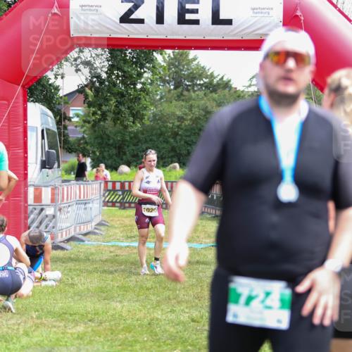 21.06.2026 - 29. Vierlanden-Triathlon Andreas Tolksdorf http://msf.ph/oto/9921274 21.06.2026 13:28:16 Ziel 835, 1020 meine-sportfotos.de