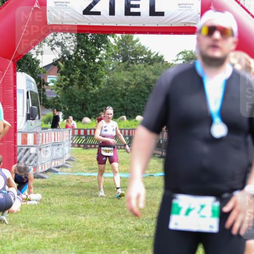 21.06.2026 - 29. Vierlanden-Triathlon Andreas Tolksdorf http://msf.ph/oto/9921276 21.06.2026 13:28:16 Ziel 835, 1020 meine-sportfotos.de