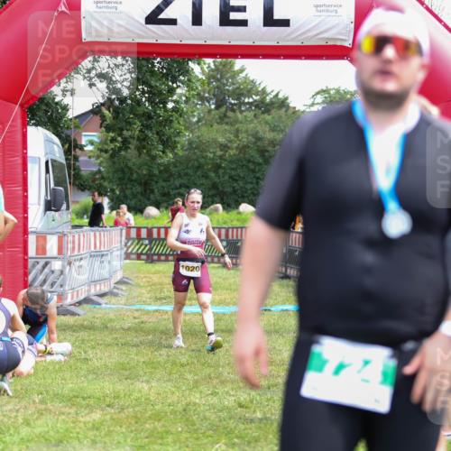 21.06.2026 - 29. Vierlanden-Triathlon Andreas Tolksdorf http://msf.ph/oto/9921277 21.06.2026 13:28:16 Ziel 835, 1020 meine-sportfotos.de
