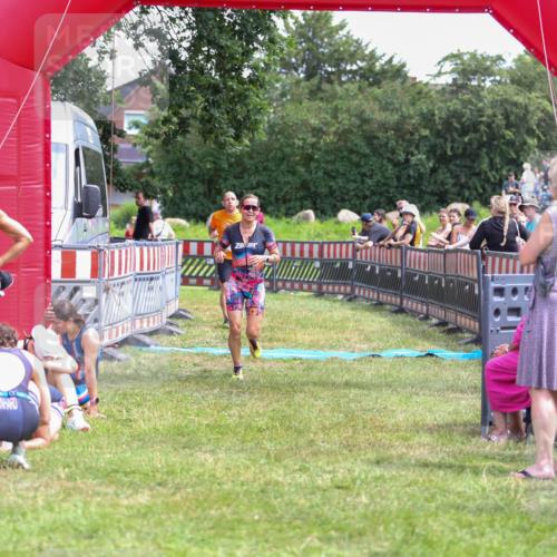 21.06.2026 - 29. Vierlanden-Triathlon Andreas Tolksdorf http://msf.ph/oto/9921289 21.06.2026 13:28:28 Ziel 38, 684, 835, 1009 meine-sportfotos.de