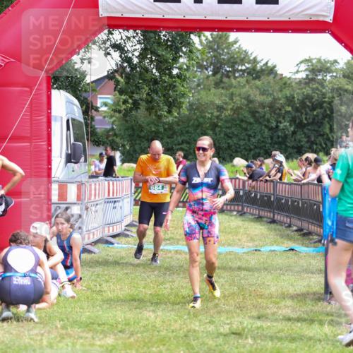 21.06.2026 - 29. Vierlanden-Triathlon Andreas Tolksdorf http://msf.ph/oto/9921311 21.06.2026 13:28:30 Ziel 38, 684, 835, 1009 meine-sportfotos.de