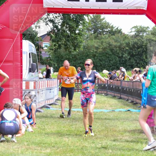 21.06.2026 - 29. Vierlanden-Triathlon Andreas Tolksdorf http://msf.ph/oto/9921314 21.06.2026 13:28:30 Ziel 38, 684, 835, 1009 meine-sportfotos.de