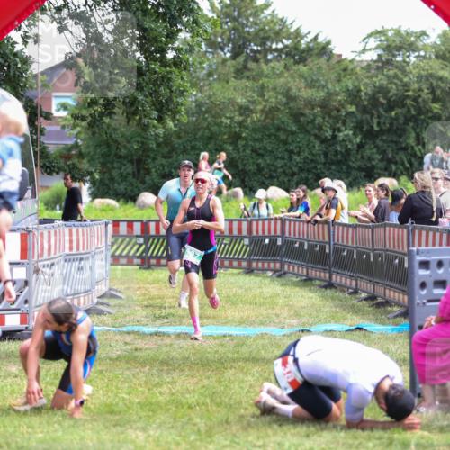 21.06.2026 - 29. Vierlanden-Triathlon Andreas Tolksdorf http://msf.ph/oto/9921328 21.06.2026 13:28:44 Ziel 707, 827 meine-sportfotos.de