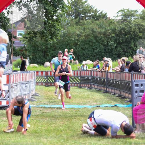 21.06.2026 - 29. Vierlanden-Triathlon Andreas Tolksdorf http://msf.ph/oto/9921329 21.06.2026 13:28:44 Ziel 707, 827 meine-sportfotos.de