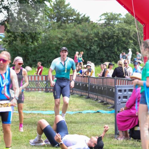 21.06.2026 - 29. Vierlanden-Triathlon Andreas Tolksdorf http://msf.ph/oto/9921334 21.06.2026 13:28:47 Ziel 707, 827, 901 meine-sportfotos.de