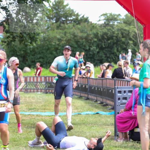21.06.2026 - 29. Vierlanden-Triathlon Andreas Tolksdorf http://msf.ph/oto/9921336 21.06.2026 13:28:47 Ziel 707, 827, 901 meine-sportfotos.de