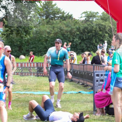 21.06.2026 - 29. Vierlanden-Triathlon Andreas Tolksdorf http://msf.ph/oto/9921339 21.06.2026 13:28:47 Ziel 707, 827, 901 meine-sportfotos.de