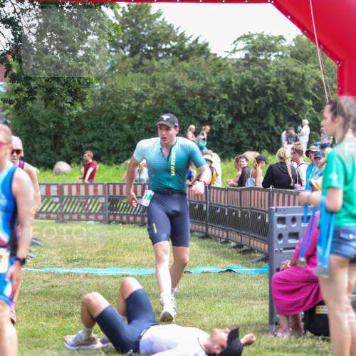 21.06.2026 - 29. Vierlanden-Triathlon Andreas Tolksdorf http://msf.ph/oto/9921341 21.06.2026 13:28:47 Ziel 707, 827, 901 meine-sportfotos.de