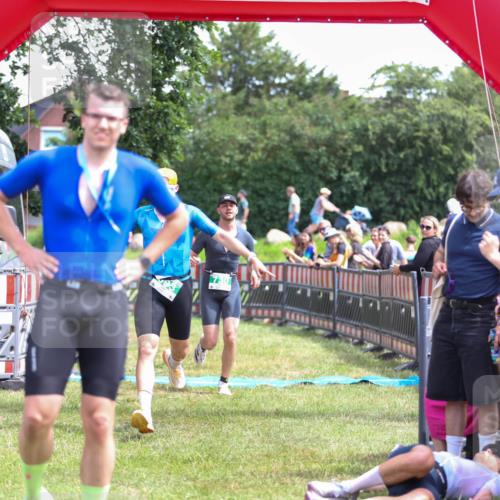 21.06.2026 - 29. Vierlanden-Triathlon Andreas Tolksdorf http://msf.ph/oto/9921370 21.06.2026 13:29:30 Ziel 114, 693, 730 meine-sportfotos.de