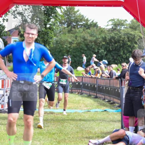 21.06.2026 - 29. Vierlanden-Triathlon Andreas Tolksdorf http://msf.ph/oto/9921371 21.06.2026 13:29:30 Ziel 114, 693, 730 meine-sportfotos.de