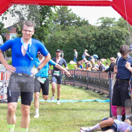 21.06.2026 - 29. Vierlanden-Triathlon Andreas Tolksdorf http://msf.ph/oto/9921372 21.06.2026 13:29:30 Ziel 114, 693, 730 meine-sportfotos.de