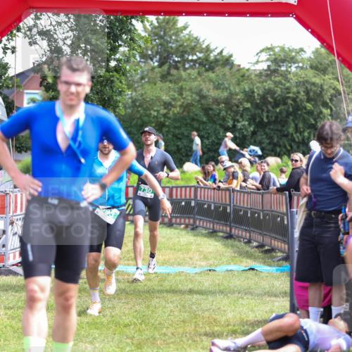21.06.2026 - 29. Vierlanden-Triathlon Andreas Tolksdorf http://msf.ph/oto/9921373 21.06.2026 13:29:30 Ziel 114, 693, 730 meine-sportfotos.de