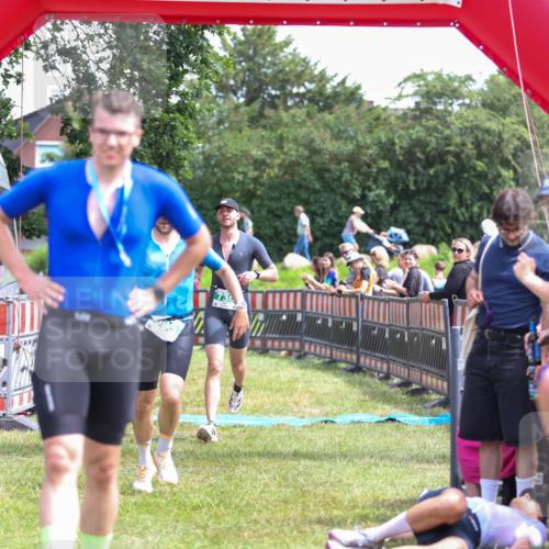 21.06.2026 - 29. Vierlanden-Triathlon Andreas Tolksdorf http://msf.ph/oto/9921374 21.06.2026 13:29:30 Ziel 114, 693, 730 meine-sportfotos.de