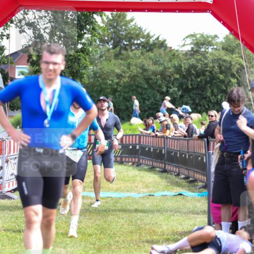 21.06.2026 - 29. Vierlanden-Triathlon Andreas Tolksdorf http://msf.ph/oto/9921376 21.06.2026 13:29:30 Ziel 114, 693, 730 meine-sportfotos.de