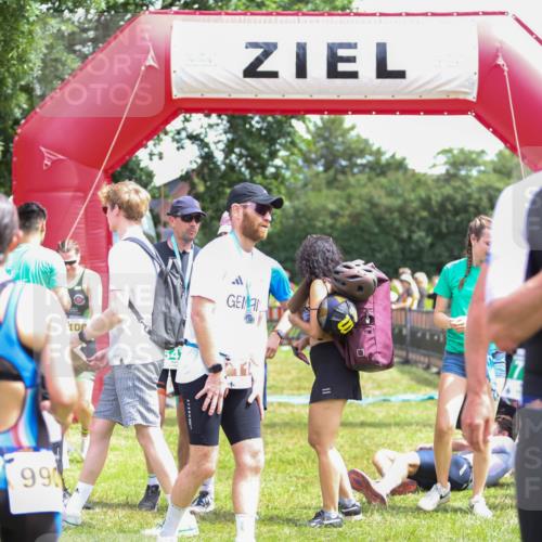 21.06.2026 - 29. Vierlanden-Triathlon Andreas Tolksdorf http://msf.ph/oto/9921377 21.06.2026 13:30:02 Ziel 685, 1006, 1008 meine-sportfotos.de