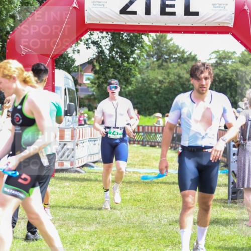 21.06.2026 - 29. Vierlanden-Triathlon Andreas Tolksdorf http://msf.ph/oto/9921389 21.06.2026 13:30:22 Ziel 83, 747, 758, 1011 meine-sportfotos.de