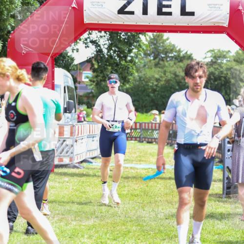 21.06.2026 - 29. Vierlanden-Triathlon Andreas Tolksdorf http://msf.ph/oto/9921390 21.06.2026 13:30:22 Ziel 83, 747, 758, 1011 meine-sportfotos.de