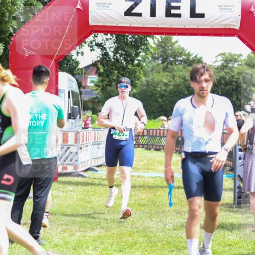 21.06.2026 - 29. Vierlanden-Triathlon Andreas Tolksdorf http://msf.ph/oto/9921392 21.06.2026 13:30:22 Ziel 83, 747, 758, 1011 meine-sportfotos.de