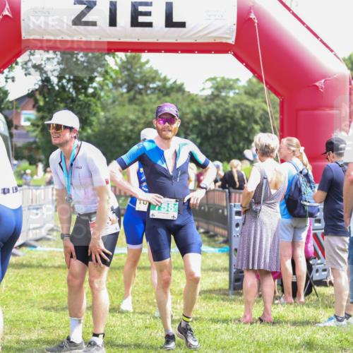 21.06.2026 - 29. Vierlanden-Triathlon Andreas Tolksdorf http://msf.ph/oto/9921400 21.06.2026 13:30:31 Ziel 1011 meine-sportfotos.de