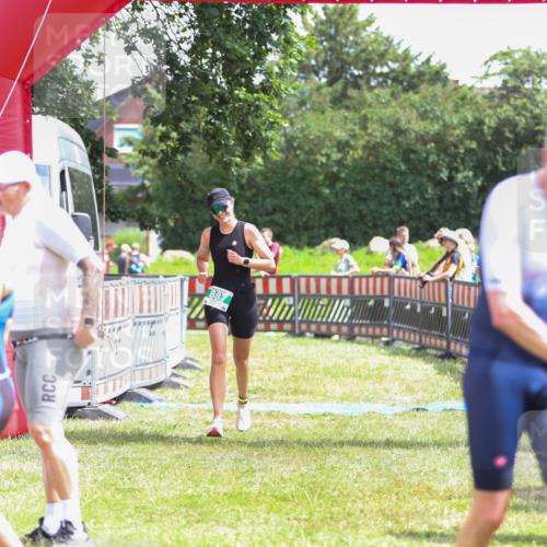 21.06.2026 - 29. Vierlanden-Triathlon Andreas Tolksdorf http://msf.ph/oto/9921423 21.06.2026 13:31:02 Ziel 887 meine-sportfotos.de