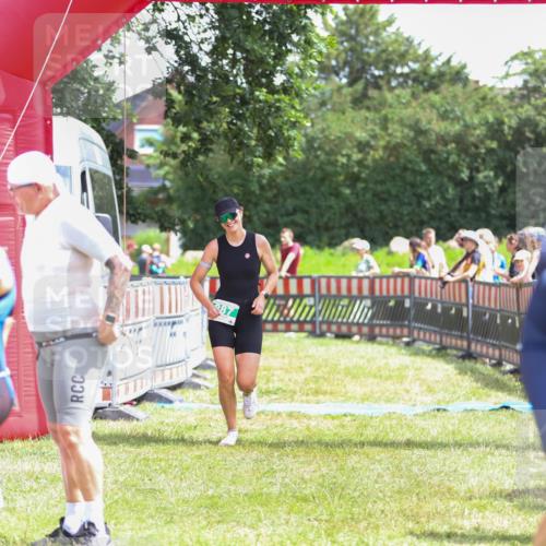 21.06.2026 - 29. Vierlanden-Triathlon Andreas Tolksdorf http://msf.ph/oto/9921426 21.06.2026 13:31:02 Ziel 887 meine-sportfotos.de
