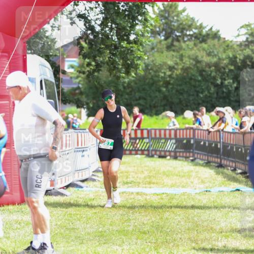21.06.2026 - 29. Vierlanden-Triathlon Andreas Tolksdorf http://msf.ph/oto/9921427 21.06.2026 13:31:02 Ziel 887 meine-sportfotos.de