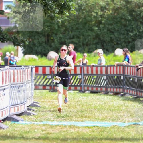 21.06.2026 - 29. Vierlanden-Triathlon Andreas Tolksdorf http://msf.ph/oto/9921429 21.06.2026 13:31:17 Ziel 1007 meine-sportfotos.de