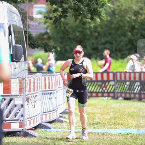 21.06.2026 - 29. Vierlanden-Triathlon Andreas Tolksdorf http://msf.ph/oto/9921438 21.06.2026 13:31:19 Ziel 1007, 1016 meine-sportfotos.de