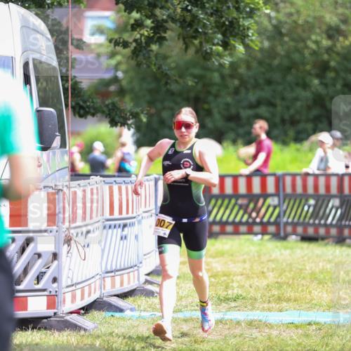 21.06.2026 - 29. Vierlanden-Triathlon Andreas Tolksdorf http://msf.ph/oto/9921439 21.06.2026 13:31:19 Ziel 1007, 1016 meine-sportfotos.de