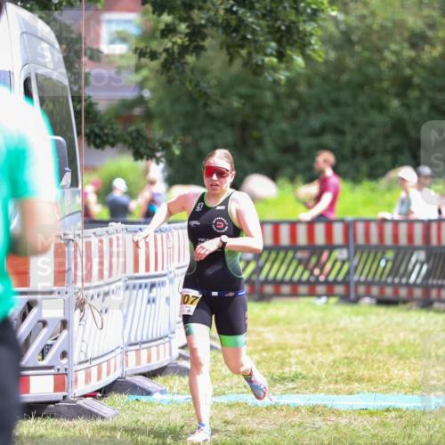 21.06.2026 - 29. Vierlanden-Triathlon Andreas Tolksdorf http://msf.ph/oto/9921441 21.06.2026 13:31:19 Ziel 1007, 1016 meine-sportfotos.de