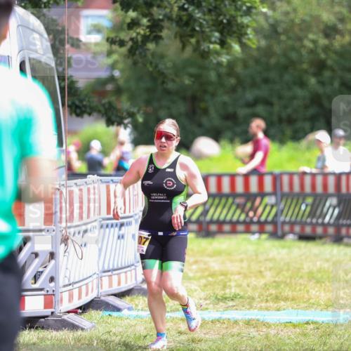 21.06.2026 - 29. Vierlanden-Triathlon Andreas Tolksdorf http://msf.ph/oto/9921442 21.06.2026 13:31:19 Ziel 1007, 1016 meine-sportfotos.de