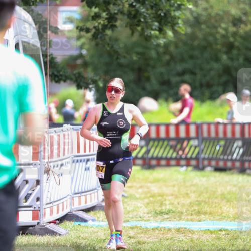 21.06.2026 - 29. Vierlanden-Triathlon Andreas Tolksdorf http://msf.ph/oto/9921443 21.06.2026 13:31:19 Ziel 1007, 1016 meine-sportfotos.de