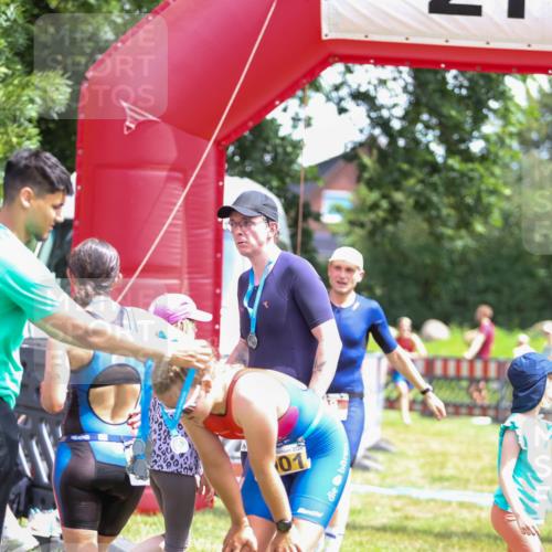 21.06.2026 - 29. Vierlanden-Triathlon Andreas Tolksdorf http://msf.ph/oto/9921445 21.06.2026 13:31:44 Ziel 98, 163, 999, 1021 meine-sportfotos.de