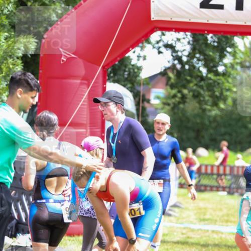 21.06.2026 - 29. Vierlanden-Triathlon Andreas Tolksdorf http://msf.ph/oto/9921447 21.06.2026 13:31:44 Ziel 98, 163, 999, 1021 meine-sportfotos.de