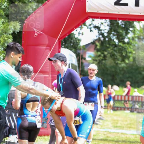 21.06.2026 - 29. Vierlanden-Triathlon Andreas Tolksdorf http://msf.ph/oto/9921449 21.06.2026 13:31:45 Ziel 98, 163, 999, 1021 meine-sportfotos.de