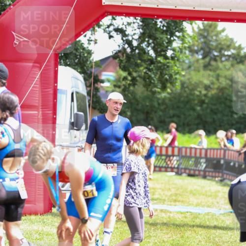 21.06.2026 - 29. Vierlanden-Triathlon Andreas Tolksdorf http://msf.ph/oto/9921450 21.06.2026 13:31:45 Ziel 98, 163, 999, 1021 meine-sportfotos.de