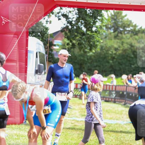 21.06.2026 - 29. Vierlanden-Triathlon Andreas Tolksdorf http://msf.ph/oto/9921457 21.06.2026 13:31:46 Ziel 98, 163, 999, 1021 meine-sportfotos.de