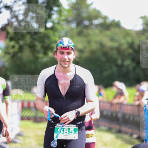 21.06.2026 - 29. Vierlanden-Triathlon Andreas Tolksdorf http://msf.ph/oto/9921473 21.06.2026 13:31:58 Ziel 1021 meine-sportfotos.de