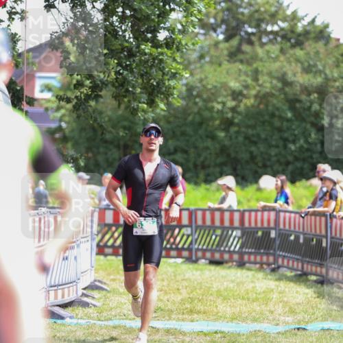 21.06.2026 - 29. Vierlanden-Triathlon Andreas Tolksdorf http://msf.ph/oto/9921486 21.06.2026 13:32:11 Ziel 636, 987 meine-sportfotos.de