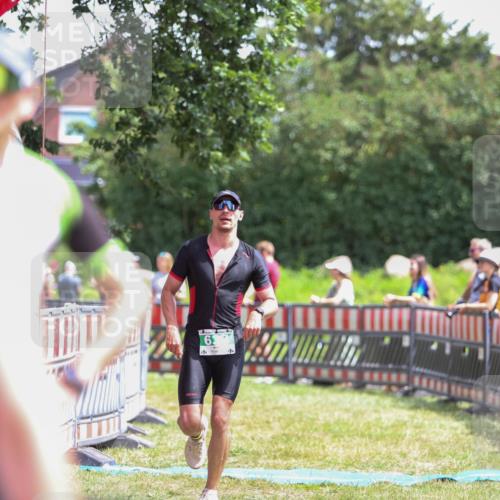 21.06.2026 - 29. Vierlanden-Triathlon Andreas Tolksdorf http://msf.ph/oto/9921487 21.06.2026 13:32:11 Ziel 636, 987 meine-sportfotos.de