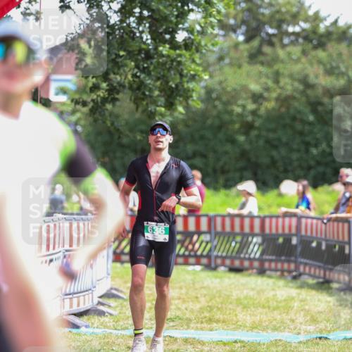 21.06.2026 - 29. Vierlanden-Triathlon Andreas Tolksdorf http://msf.ph/oto/9921489 21.06.2026 13:32:11 Ziel 636, 987 meine-sportfotos.de