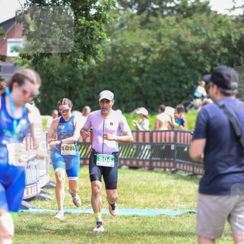 21.06.2026 - 29. Vierlanden-Triathlon Andreas Tolksdorf http://msf.ph/oto/9921497 21.06.2026 13:32:29 Ziel 683, 769, 804, 900, 986, 1003, 1010 meine-sportfotos.de