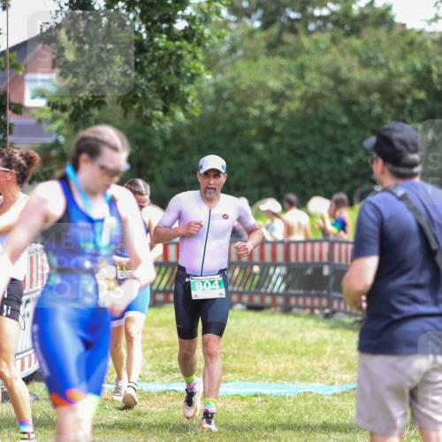 21.06.2026 - 29. Vierlanden-Triathlon Andreas Tolksdorf http://msf.ph/oto/9921503 21.06.2026 13:32:29 Ziel 683, 769, 804, 900, 986, 1003, 1010 meine-sportfotos.de