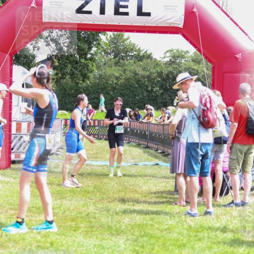 21.06.2026 - 29. Vierlanden-Triathlon Andreas Tolksdorf http://msf.ph/oto/9921528 21.06.2026 13:33:12 Ziel 172, 672, 786, 794, 844, 872, 882, 897 meine-sportfotos.de