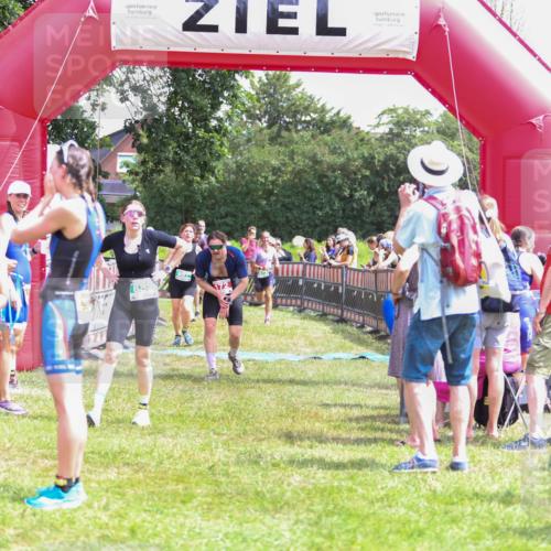 21.06.2026 - 29. Vierlanden-Triathlon Andreas Tolksdorf http://msf.ph/oto/9921538 21.06.2026 13:33:17 Ziel 172, 672, 786, 794, 872, 897 meine-sportfotos.de