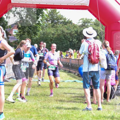 21.06.2026 - 29. Vierlanden-Triathlon Andreas Tolksdorf http://msf.ph/oto/9921542 21.06.2026 13:33:20 Ziel 172, 672, 786, 794, 872, 897 meine-sportfotos.de