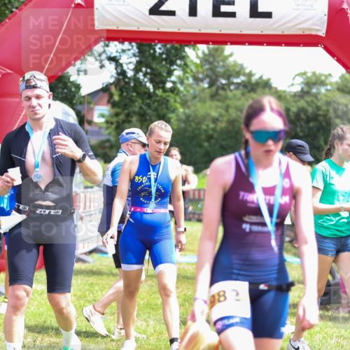 21.06.2026 - 29. Vierlanden-Triathlon Andreas Tolksdorf http://msf.ph/oto/9921558 21.06.2026 13:34:40 Ziel 171 meine-sportfotos.de